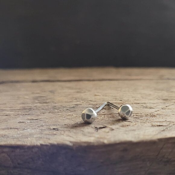 Small Sterling Silver Faceted Earrings, Metalwork Jewelry, Handcrafted, 925 Slvr - Picture 2 of 6